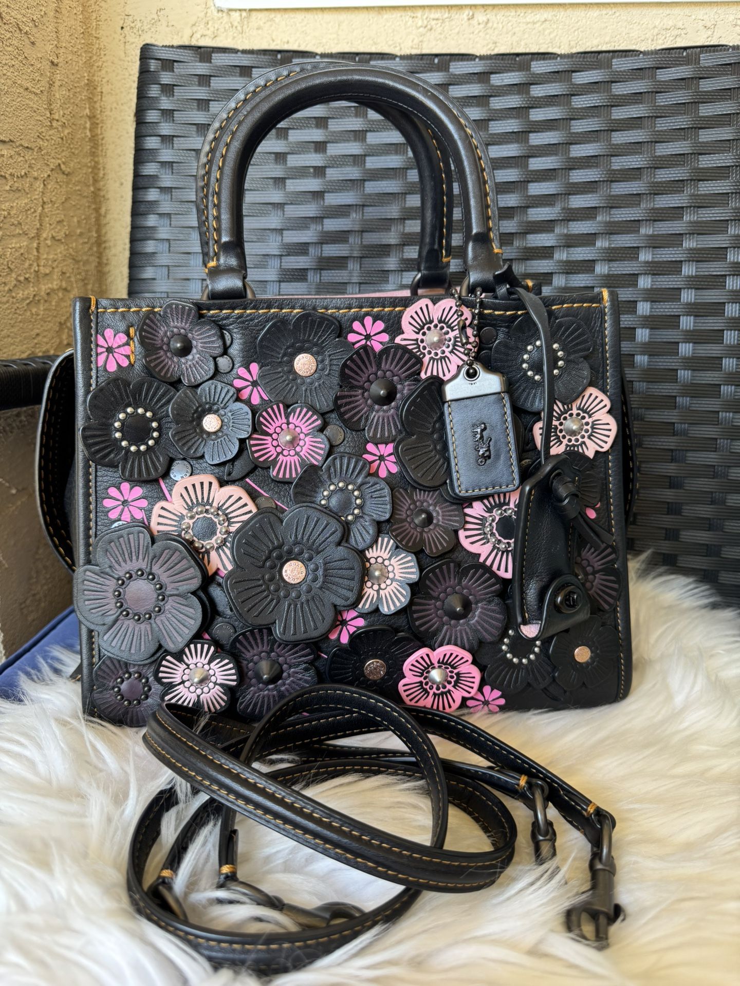 COACH 1941 BLACK/PINK TEA ROSE Applique ROGUE 25 87065 EUC