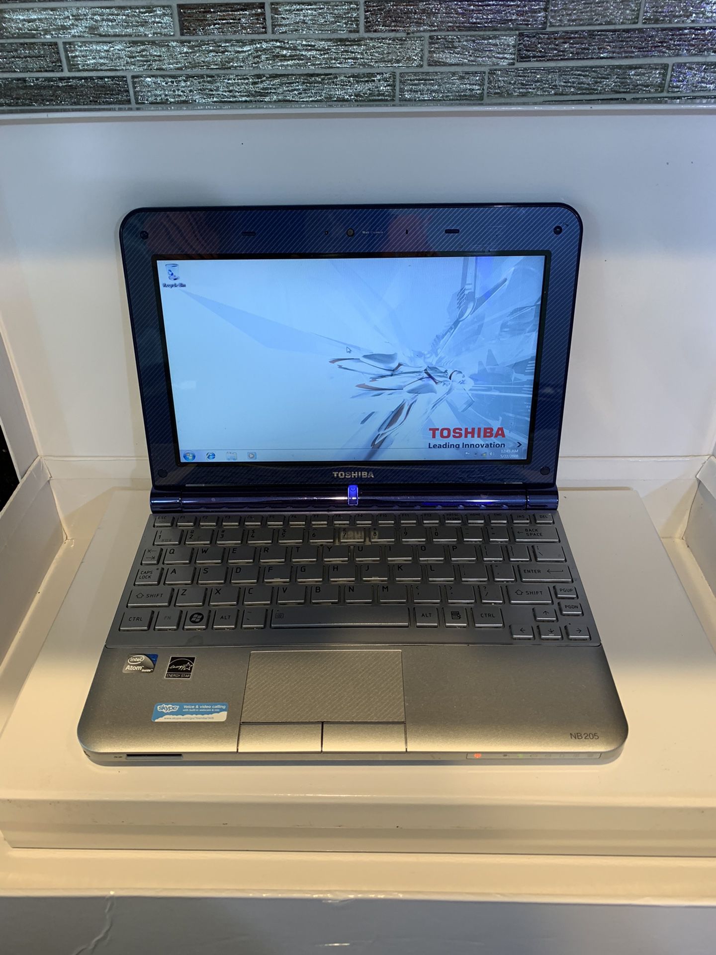 10” Toshiba NB205 Mini Laptop with Webcam, Windows 7, Microsoft Office