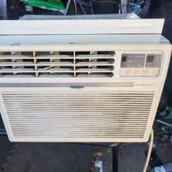 Air Conditioner 5,350 Btus