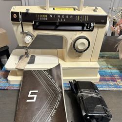 Vintage (1981) Singer Sewing Machine Model 7105