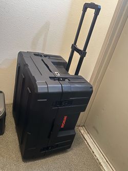 Roam Rugged 132L Rolling Case w/ Lid Organizer