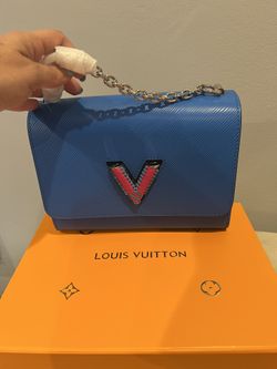 Stunning L Twist Purse