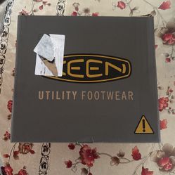 KEEN UTILITY FOOTWEAR SIZE 9