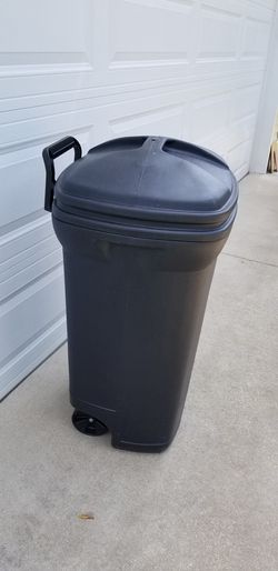 45 GALLON TRASH Can
