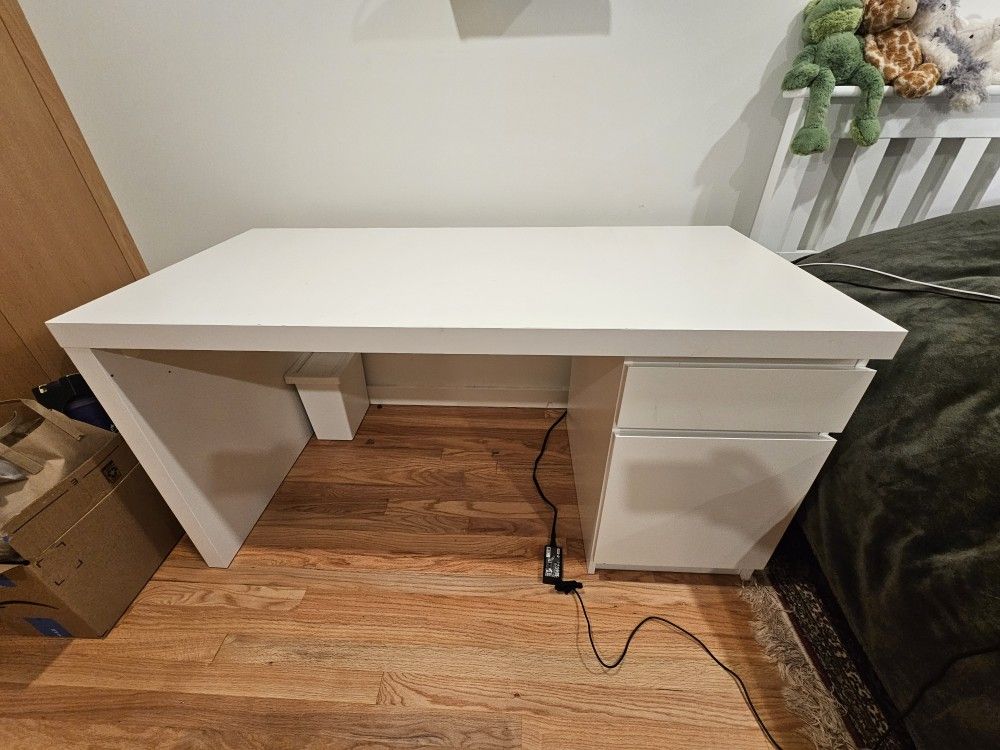 White Ikea Desk