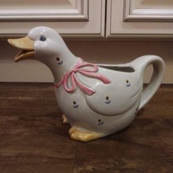 Vintage Duck Otagari Pitcher