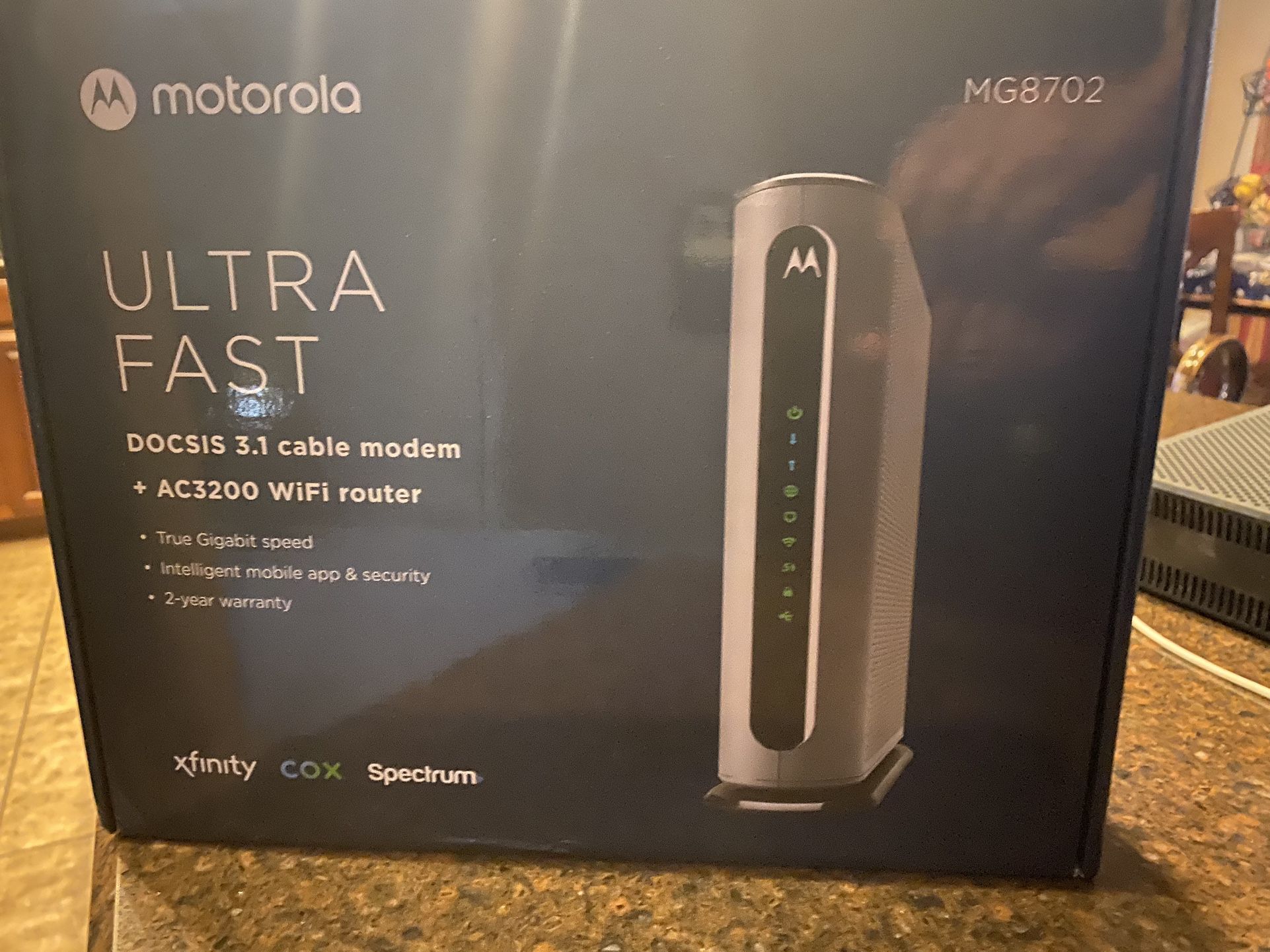 Motorola MG8702 DOCSIS 3.1 Cable Modem Plus AC3200 Wi-Fi Router