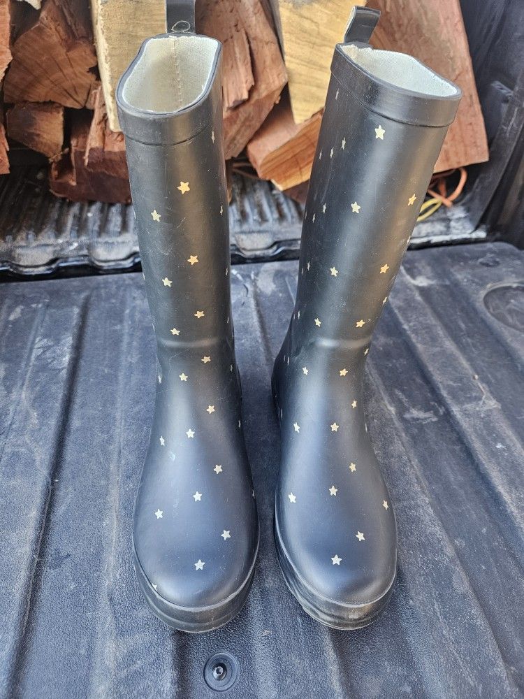 Cat and Jack black with gold star boots