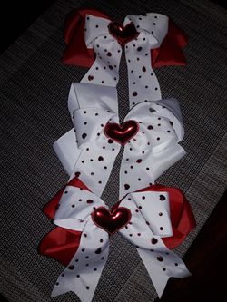 VALENTINE BOWS