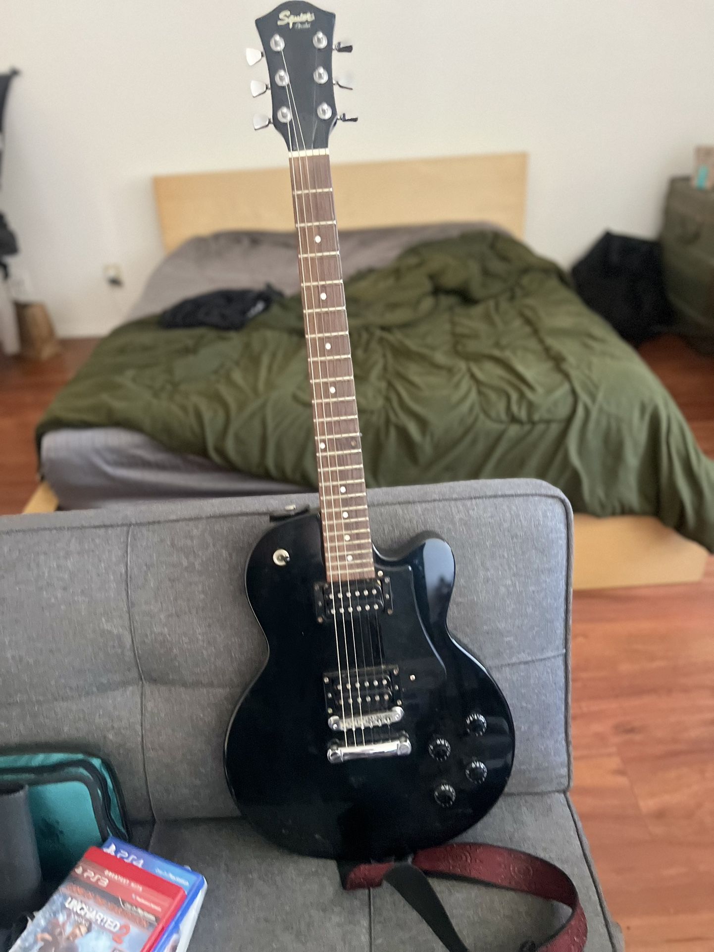 Fender Squier Guitar + Case