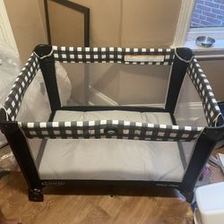 Graco Pack And Play & Organizer 