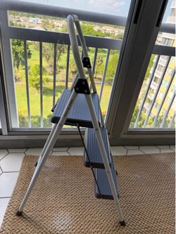 Compact Steel Step Stool