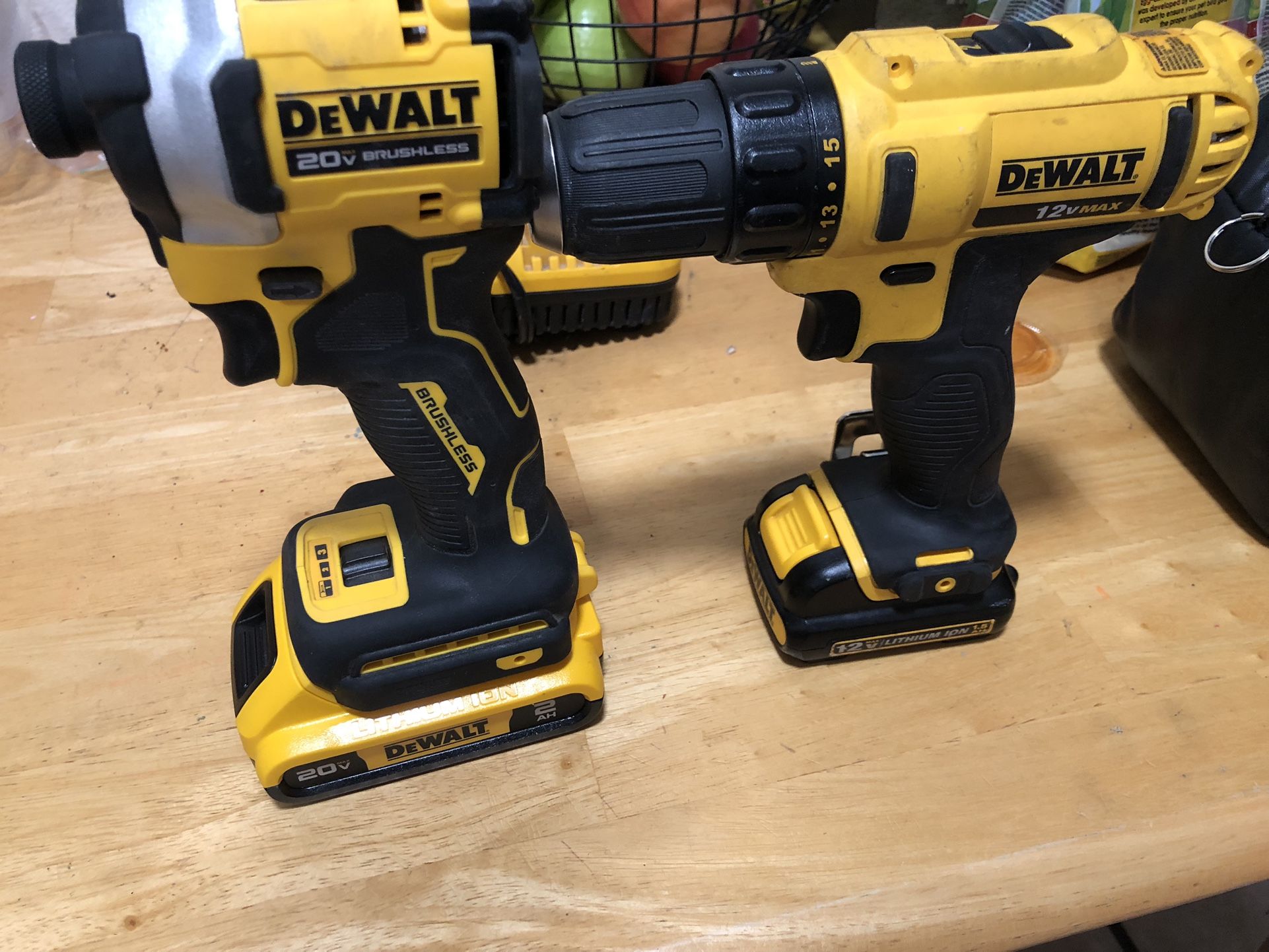 Dewalt Impact Drill 2 With The Charger $170 And 2 Battery 