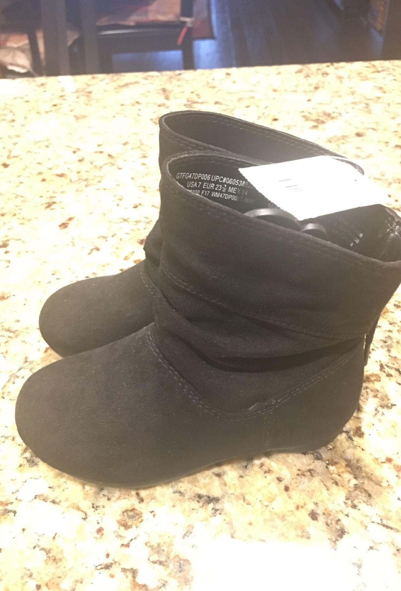 Brand new Faded Glory girl toddler suede boots sz 7c