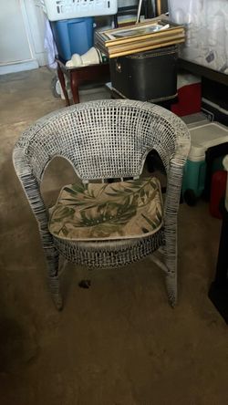Wicker Barrel Chair with Cushion