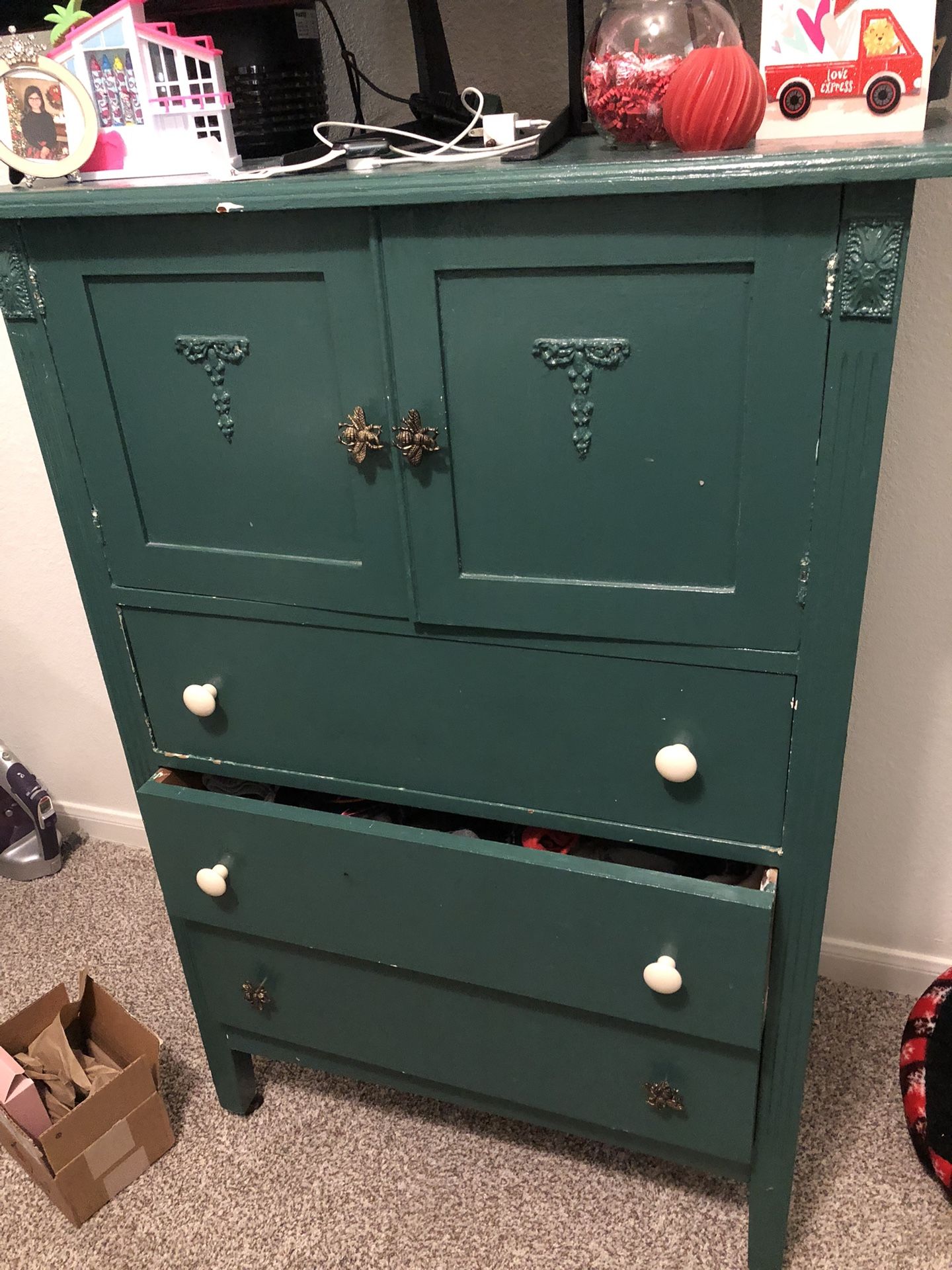 Dresser Antique 