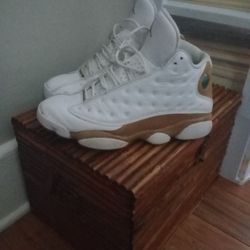 Jordans Retro 13 Size 10