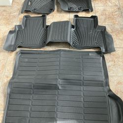 2022-2024 Jeep Grand Cherokee Mats