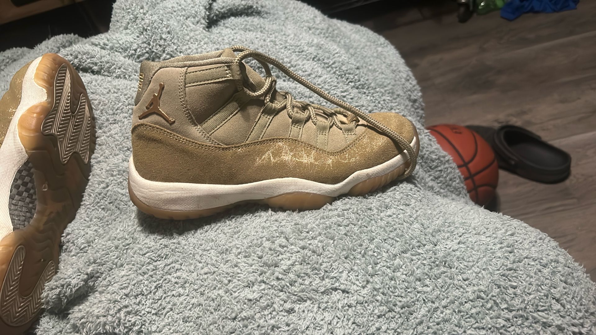 Jordan 11 Brown 8.5