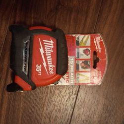 Tape Measure Milwaukee 35 Foot