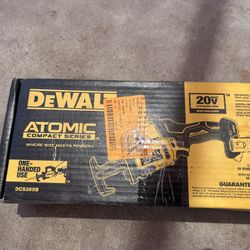 Brushless compact reciprocating saw