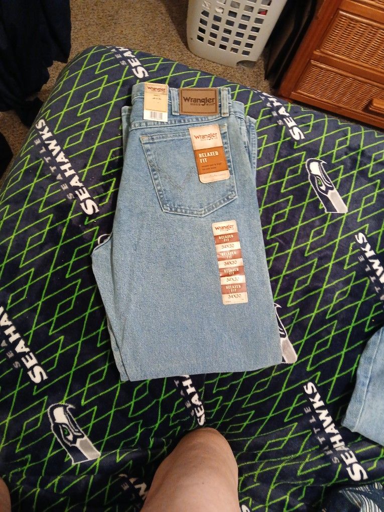 Wrangler relaxed fit jeans