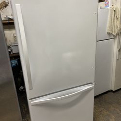 Whirlpool Bottom Freezer Refrigerator With Ice Maker