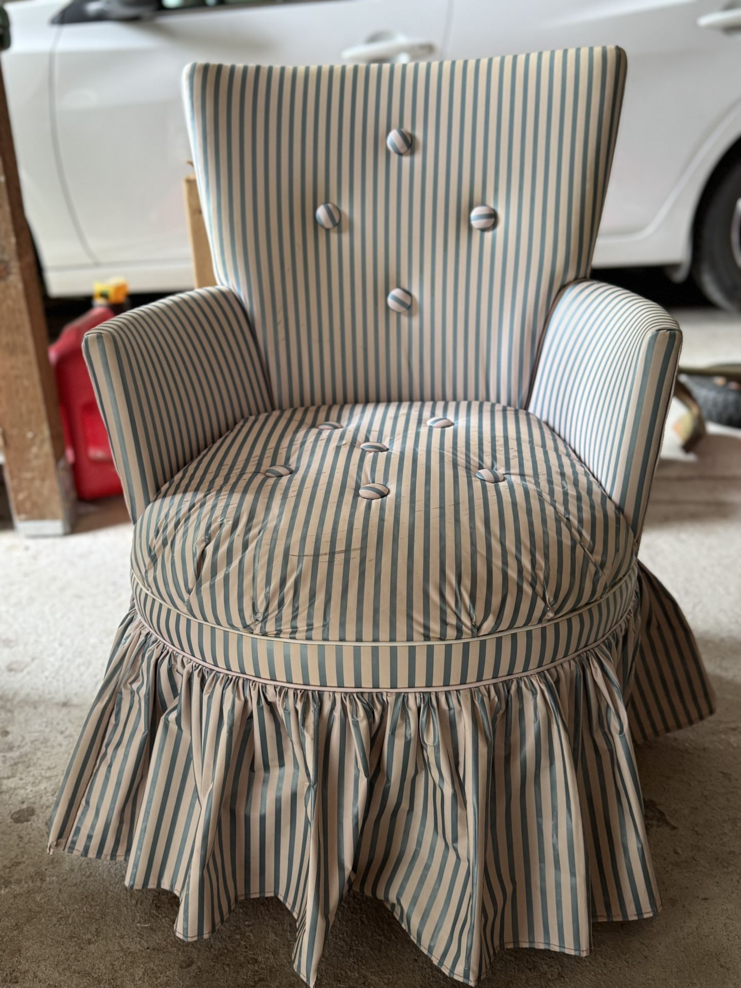 Vintage Boudoir Chair