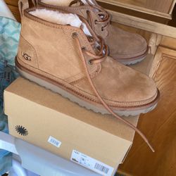 Women’s Ugg Neumel Boots Worn Twice Size 9