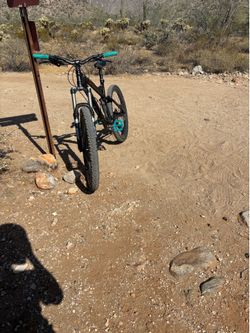 Full suspension mountain bike