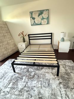 LIKE NEW! Set of 2 Modern White Nightstands - $45