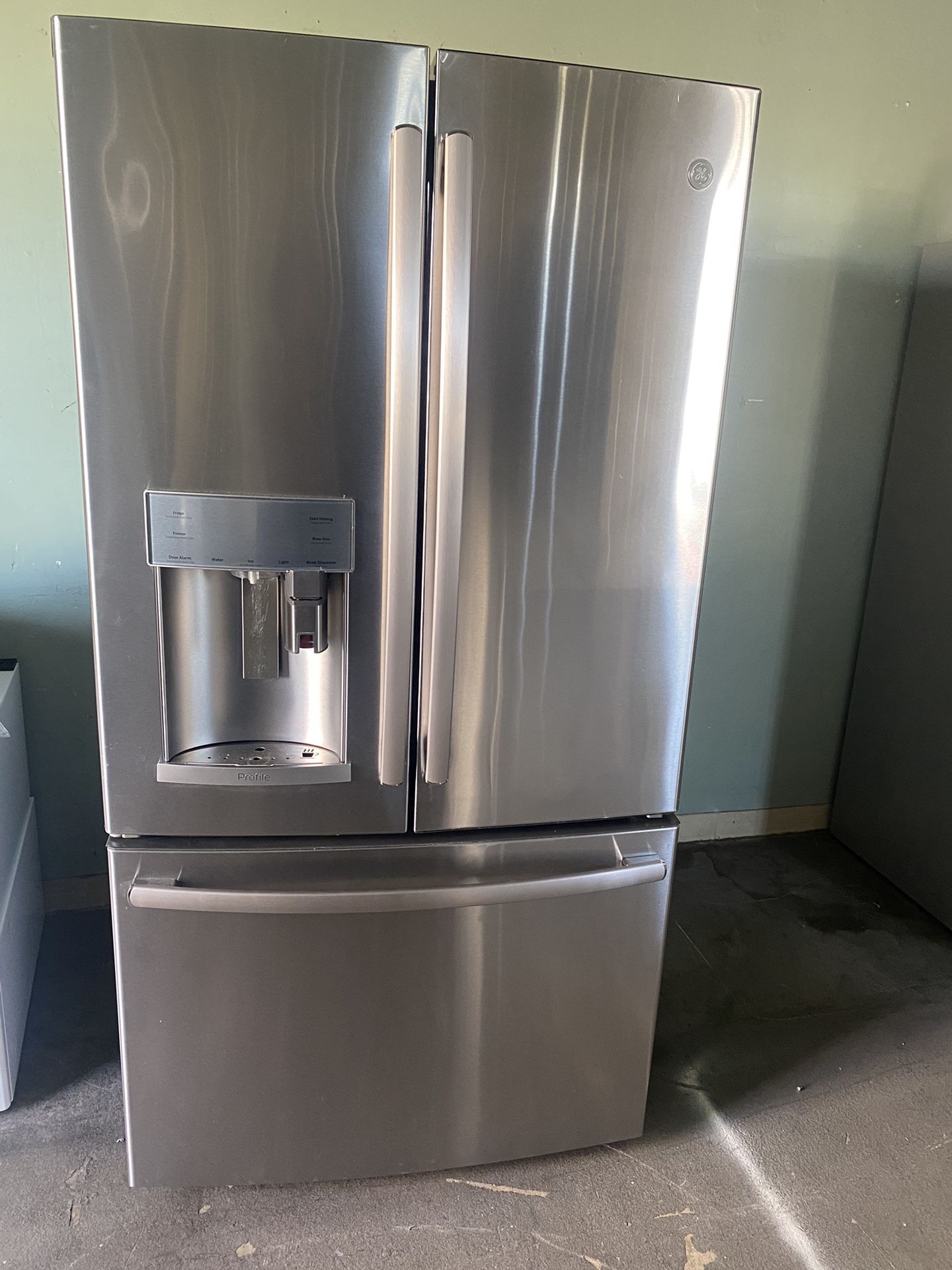 General Electric Refrigerator for Sale in Palmdale, CA OfferUp