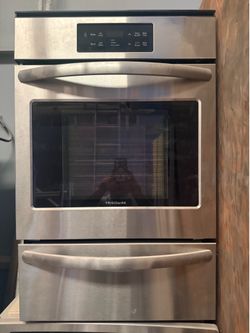Gas built in oven with self cleaning and air fryer
