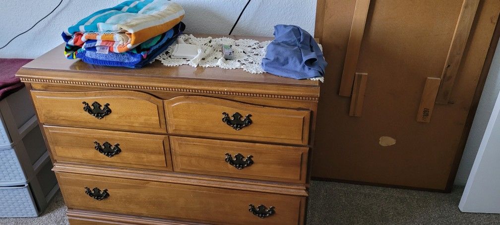 dresser w mirror