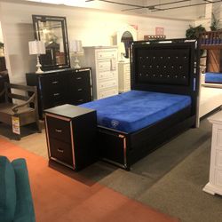 Six piece for Bedroom Set