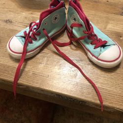Converse Shoes Size 8