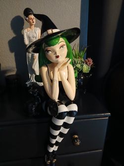 Bella Lux Green haired, striped leggings witch
