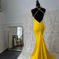 Bold, Beautiful & Unforgettable - The Ultimate Yellow Gown