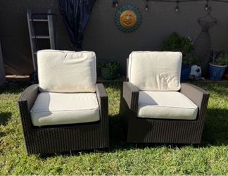Chairs Swivel outdoor Wicker , with Cushions – Set of 2
