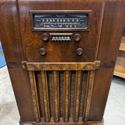 1940 Spartan Radio