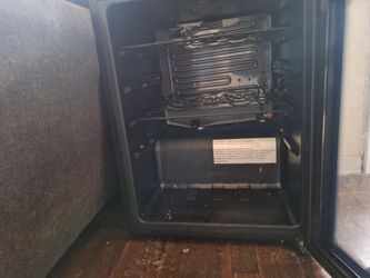 GE 500BTU Profile AC/ with remoteControl /& // Artic King Mini Fridge