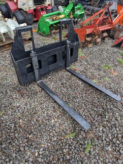 42" 2200lb Skid Steer or Tractor Pallet Forks 