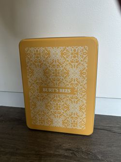 Burt’s Bees Gift Tin