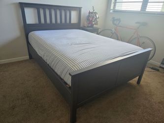 MUST GO - IKEA HEMNES Bed