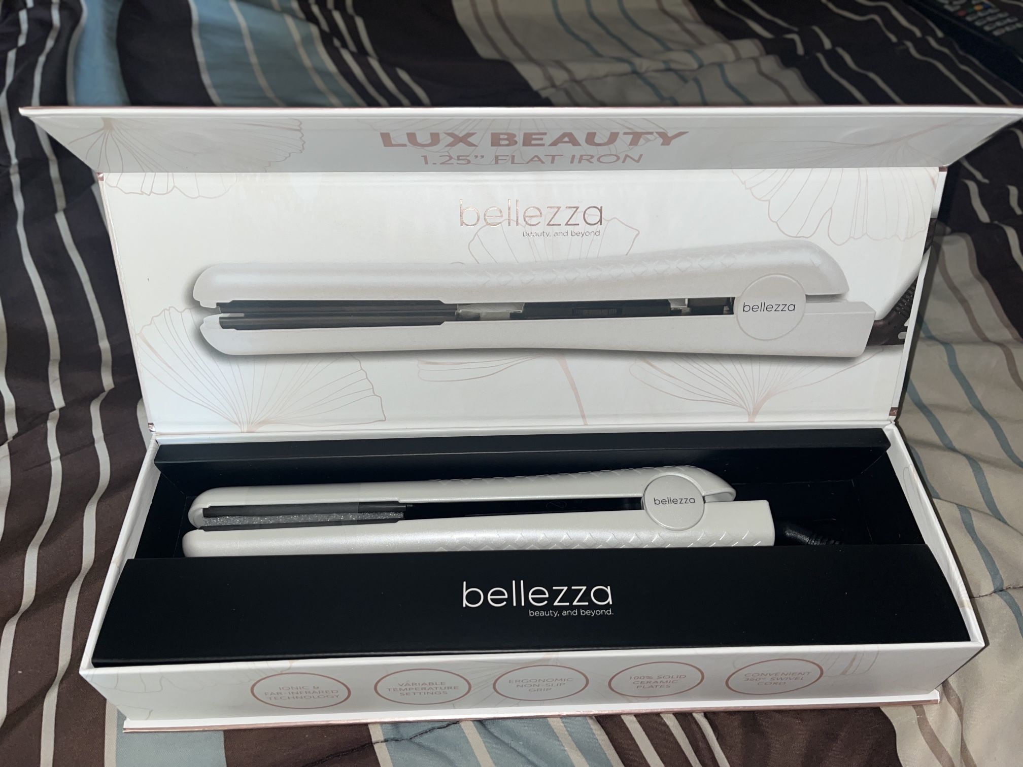 Hair straightener