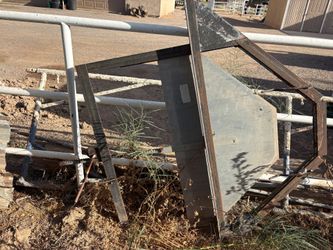 Irrigation head gate