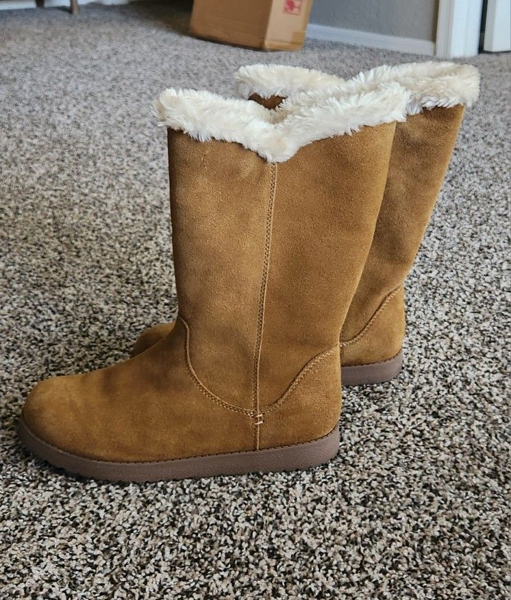 Universal Thread Winter Snow Boots Women's 8 Charleigh Beige Suede Faux Fur