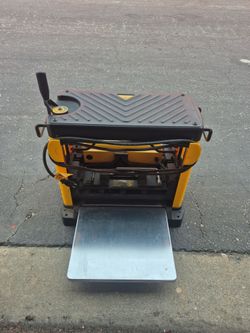DeWalt DW733 thickness planner