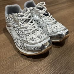 Bottega Veneta Orbit White/Silver Size 44 Eur