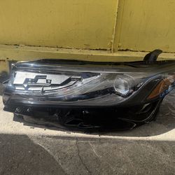 2025 TOYOTA CAMRY LH HEADLIGHT